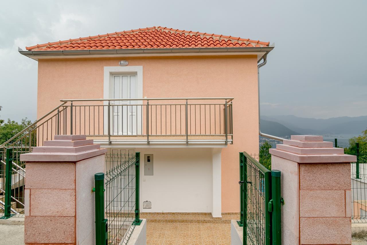 Apartments Mitrovic Bán đảo Luštica Ngoại thất bức ảnh